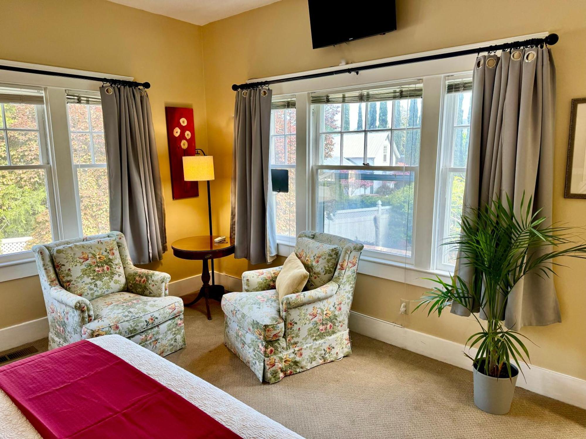 אשלנד Bayberry Inn B&B And Oregon Wellness Retreat מראה חיצוני תמונה